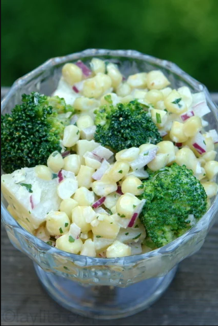 Ensalada de chócolo, papa y brócoli 