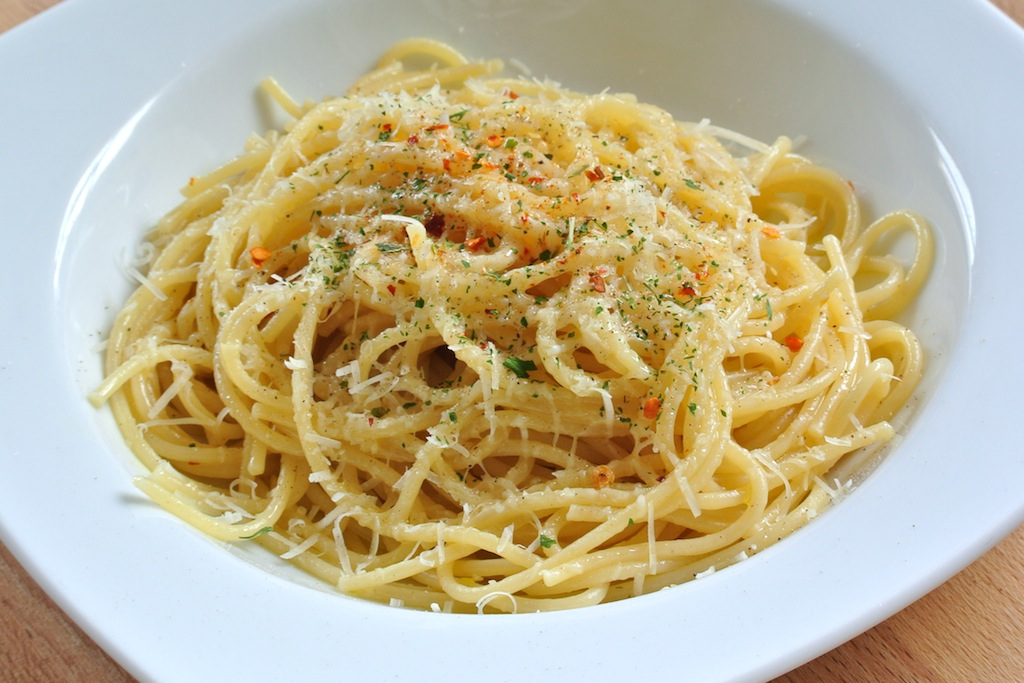 Spaghetti con ajo y aceite de oliva