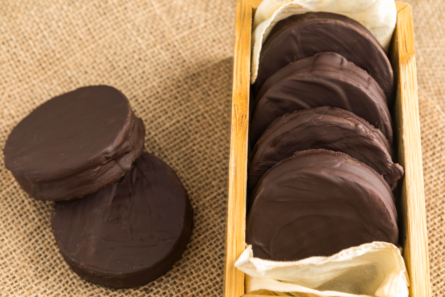Alfajores de algarroba  